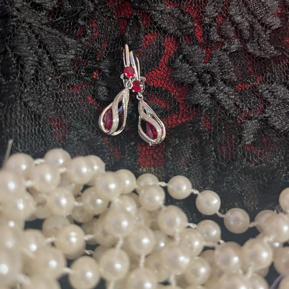 Earrings for women amazing looking with red stones - Picture 4 of 5